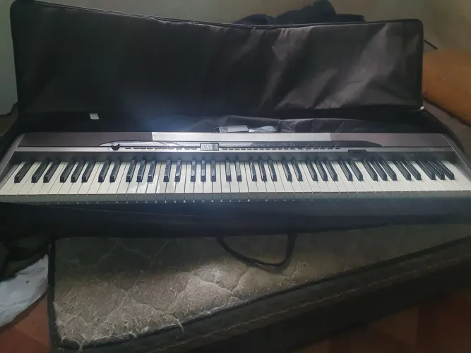 Vendo piano Casio Privia PX320 com bag e pedal