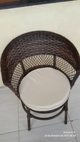 Vendo uma cadeira decorativa de palha