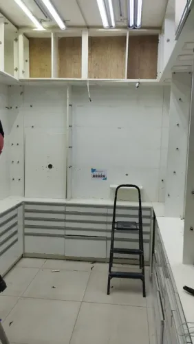 Móveis de loja de ótica usados