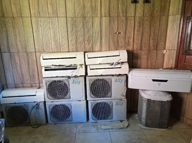 AR CONDICIONADO MIDEA SPLIT AICY 9OOO BTU E ELETROLUX 18000