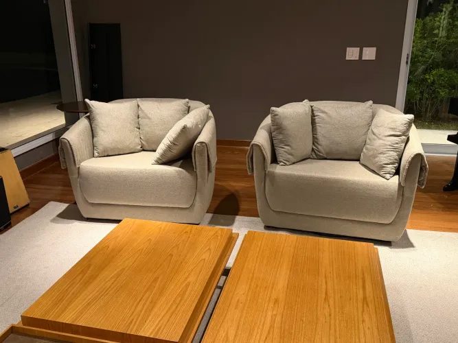 Vende-se poltrona giratório.