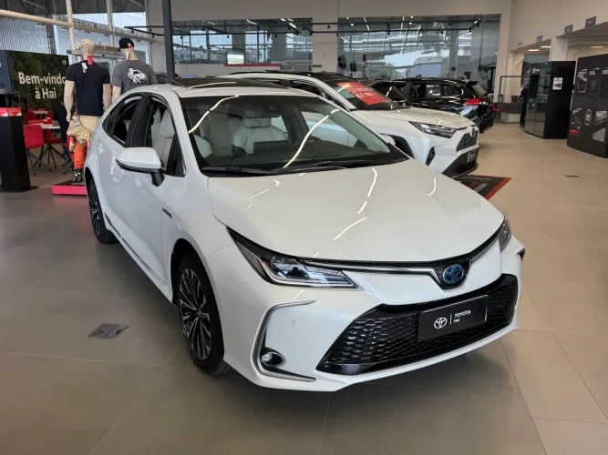 Toyota Corolla Altis Prem. Hybrid 1.8 Flex AUT 2024