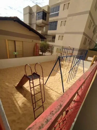 Apartamento 2 quartos com sacada em condomínio fechado no Guanandi