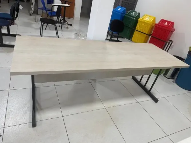 Mesa MDF amadeirada