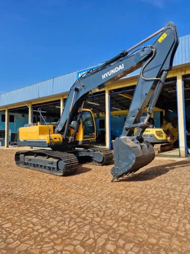 Escavadeira Hyundai R220LC9 ano 2019 