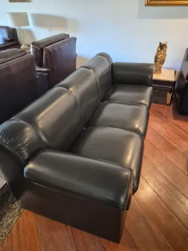 Conjunto de sofás courino