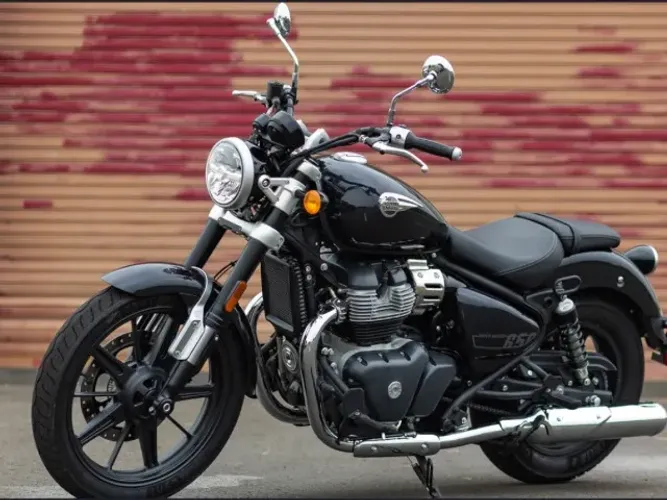 Super Meteor 650cc Astral Black - Duvallyer Rodrigues - 21- * - Royal Enfield 