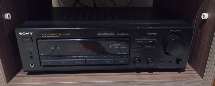 Receiver Amp. com Phono SONY STR-D565