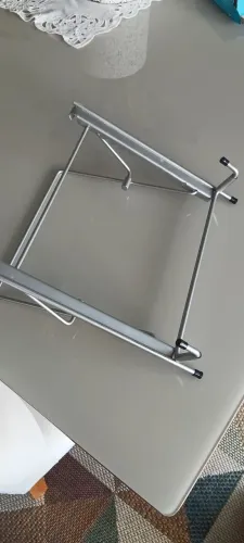 Suporte articulado para notebook - Ergonômico e reforçado 