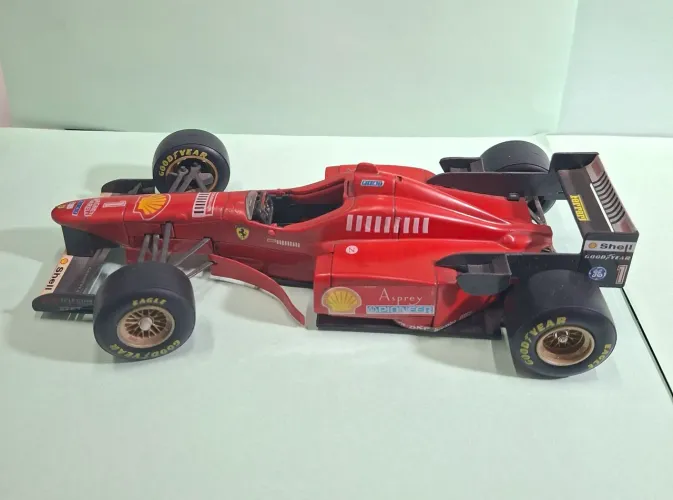 Carrinho formula 1 F 310 1996 Michael Schumacher escal 1/20