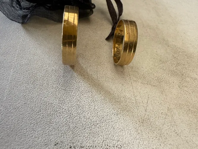Par de Alianças de ouro 18