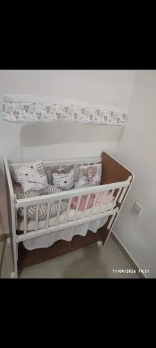 Berço em bom estado, pouco usado.