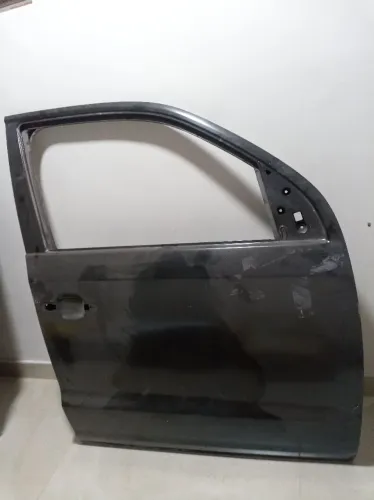 Porta da Amarok dianteira