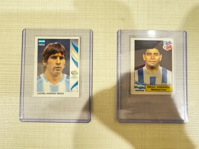 Figurinha Messi 2006 + Maradona 94