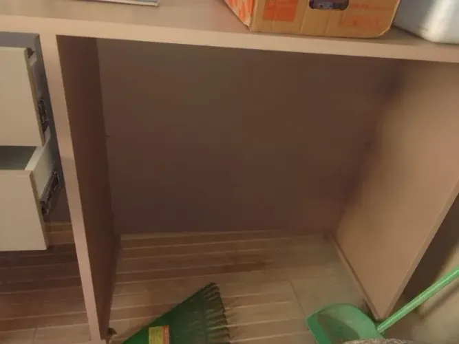 Mesa MDF é um móvel resistente e liso, ideal para escritórios