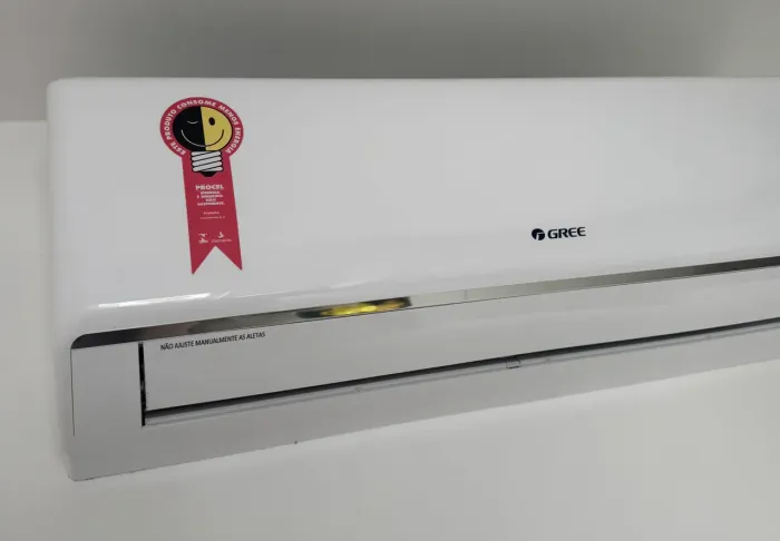Ar-condicionado Gree 9.000 BTUs Quente/Frio 220V - Bom Estado