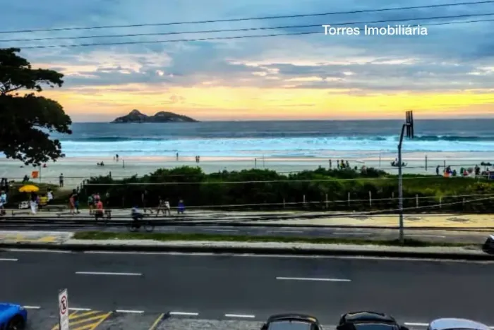 APARTAMENTO LINDO! MOBILIADO OU NÃO/ 3 QUARTOS/ 350M² /4 VAGAS! PRAIA Da BARRA,POSTO 4!