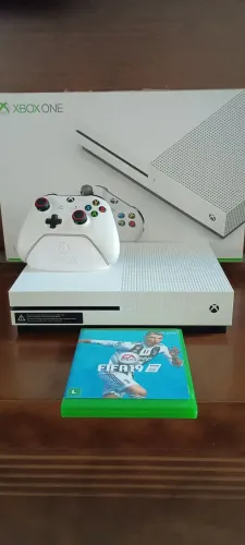 Xbox One S 1Tb + controle original + FIFA 19