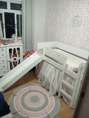Cama infantil com escorregador