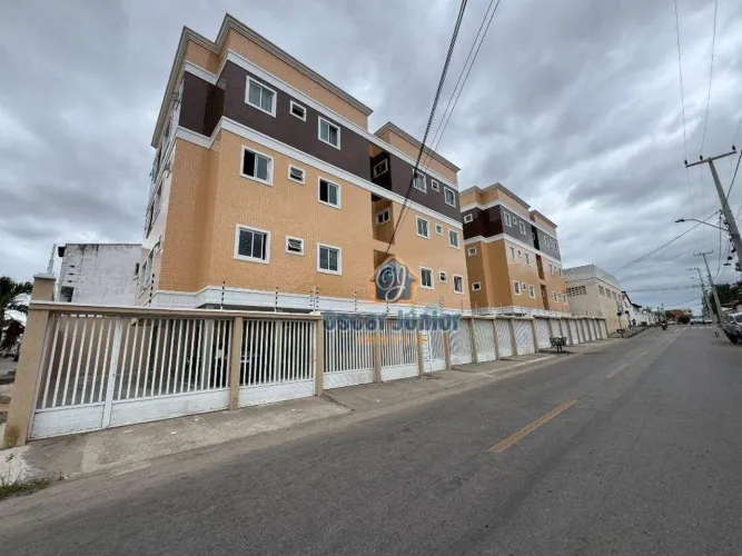 Apartamento com 2 Quartos (1 Suíte) para alugar, 53 m² por R$ 950/mês - Pajuçara - Maracan