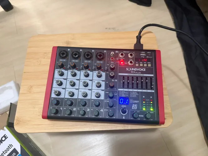 Mesa de Som Soundvoice MC6 Plus 6 Canais - Bluetooth, USB, Efeitos e EQ 7 Bandas