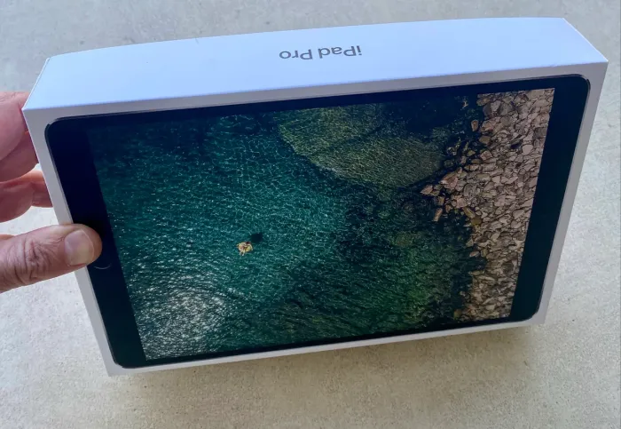? iPad Pro 10.5 polegadas (2017) - Modelo A1701 Wi-Fi