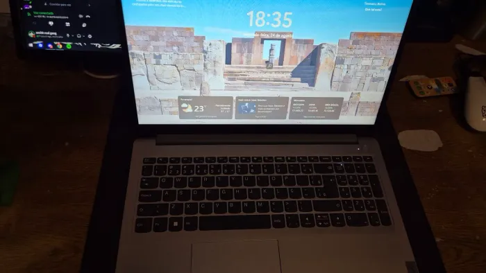 Vende-se notebook da lenovo usado