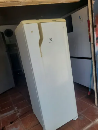 Geladeira Frost free - Electrolux