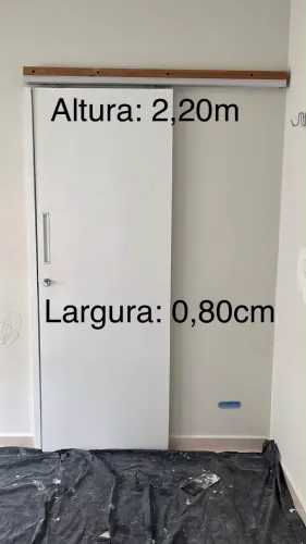 Vende-se Porta de Correr