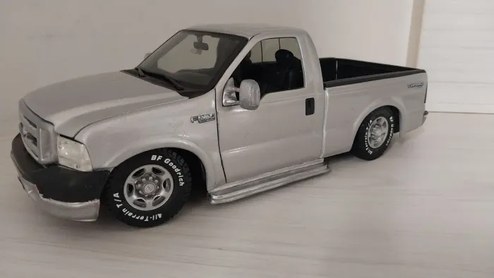 Miniatura F250 1/18 (Raridade)