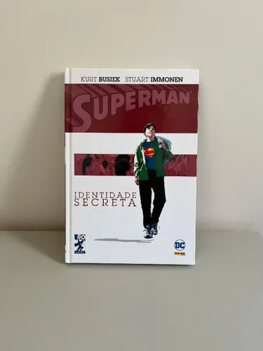 Superman - Identidade Secreta Capa Dura (DC Comics)