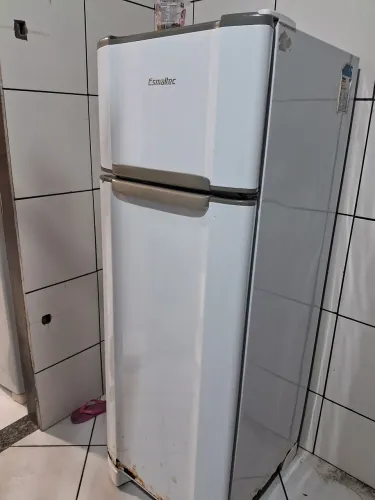 Geladeira Esmaltec