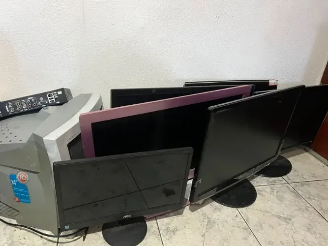 Lote DVR, monitores e Tvs no estado