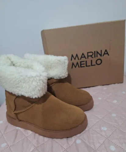VENDO Bota nova em camurça toda apeluciada por dentro