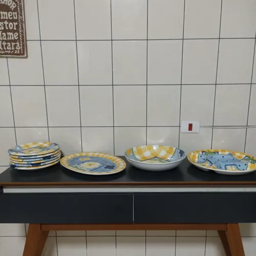 Pratos e travessas em Porcelana