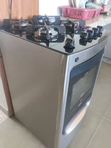 Vende se um fogão