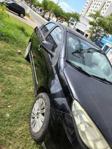 Fiat Grand Siena Essence 1.6 Flex 16V 2013