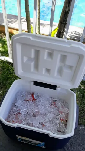 Refrigerador Coleman Portátil com Rodas