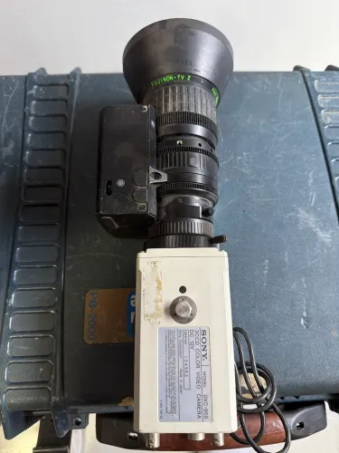 Câmera é lente 3 CCD PTZ SONY DXC950