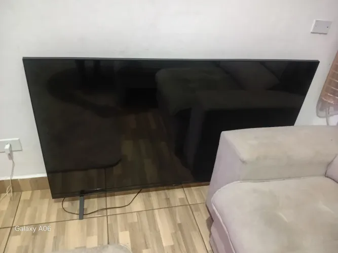 Tv Lg 65 polegadas com tela quebrada ?semi nova