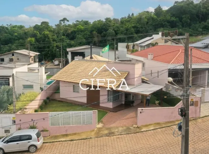 Casa de Alvenaria - Venda - 03 dormitórios - 181m2 - Semi Mobiliada - Rua Angelo Pedroso -