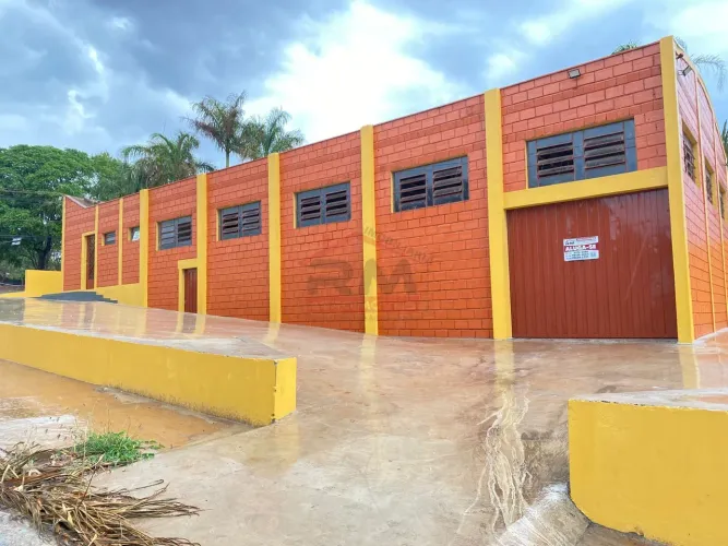 Pavilhão/Galpão para alugar no bairro Vila Mathias - Santa Cruz do Rio Pardo/SP
