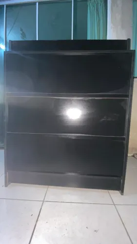 Vendo móvel preto em ótimo estado