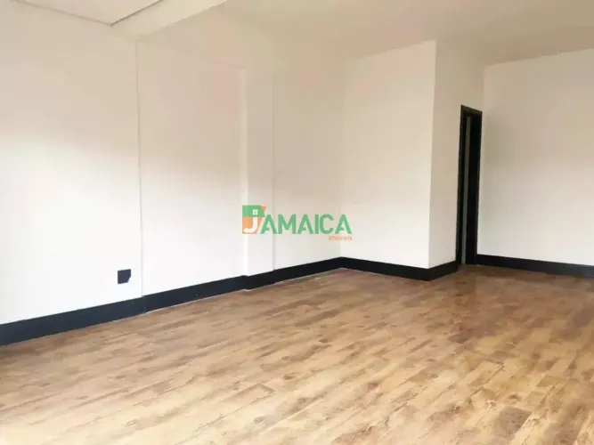 Loja para locação no Guabirotuba com 01 sala - 5099
