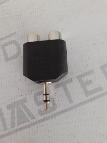 Adaptador.  1 P2 macho X 2rca fêmea.  Novo.