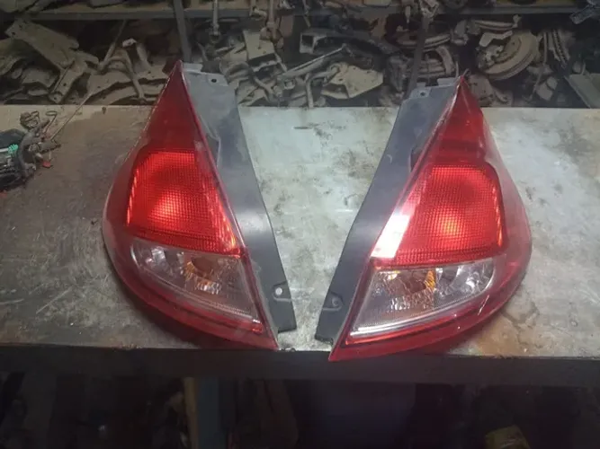 par de lanterna do New fiesta Hatch 