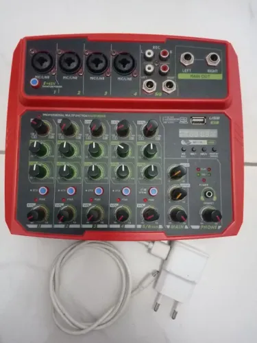 Mesa de Som 6 Canais - Multifuncional - USB - MP3