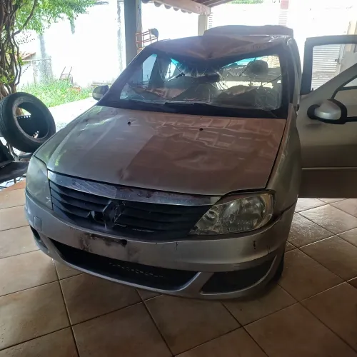 Renault Logan 1.6 8v 2012 - Sucata para retirada de peças.