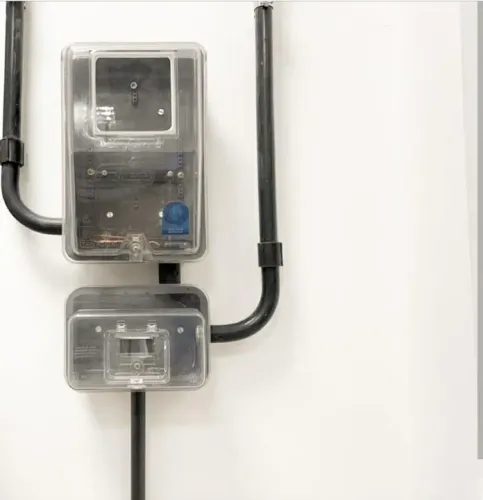 Padrão de entrada de energia monofasico, bifasico e trifásico.