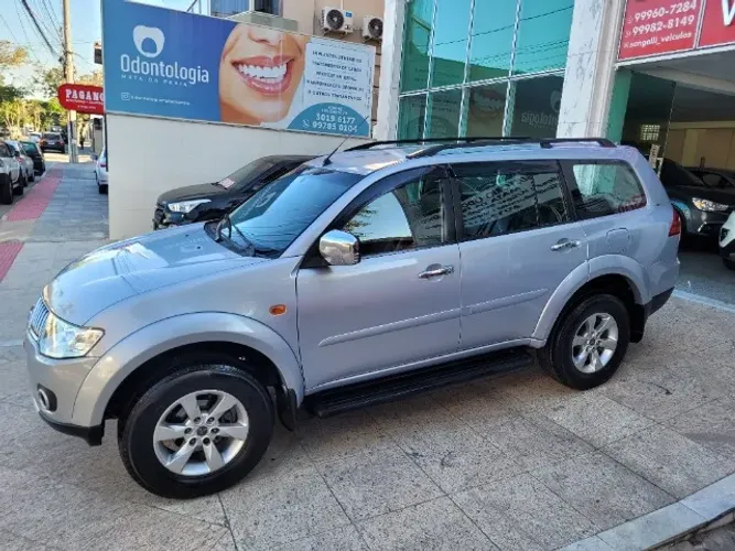 Dakar mod. 2013 Completa / Automática / 7 Lugares/ Diesel / Tração 4 x 4 / Revisada